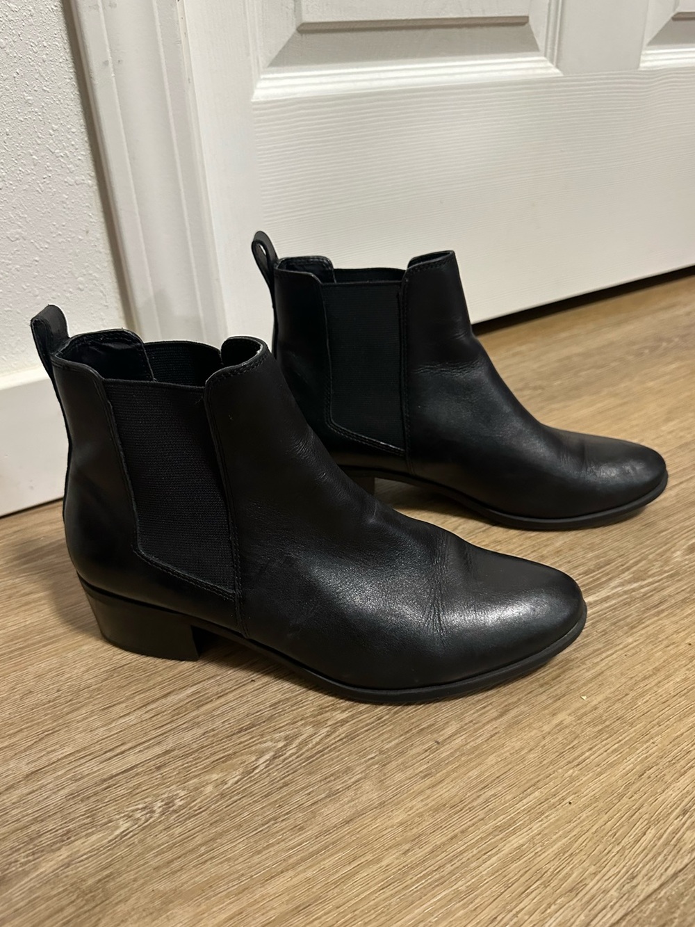 Steve Madden Dover Black Leather Chelsea Ankle Boots Women’s 8.5